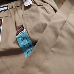 Men's Wrangler Khaki pants Size 38x32